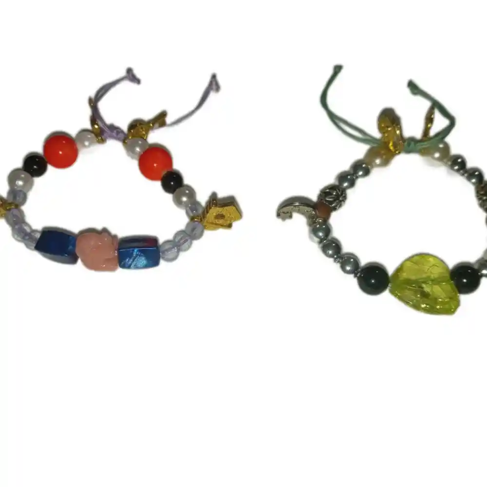 Pulsera con Dijes y Perlas
