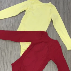 Body manga larga amarillo y rojo — Velora Essentials en Jamundí